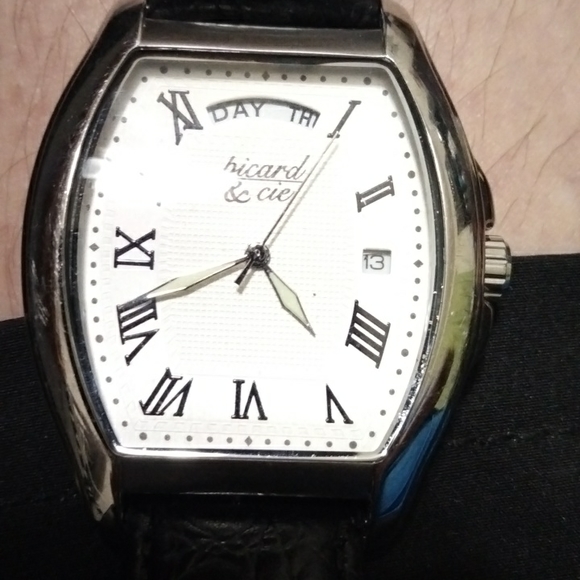 A picard & cie watch New! With pearl white background Roman numerals 1 thru 12 - Picture 1 of 3